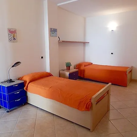 M173 - Marcelli, Trilocale Con Giardino E Doppi Servizi