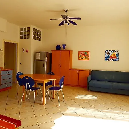 Apartamento M173 - Marcelli, Trilocale Con Giardino E Doppi Servizi