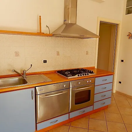 M173 - Marcelli, Trilocale Con Giardino E Doppi Servizi Apartamento Numana
